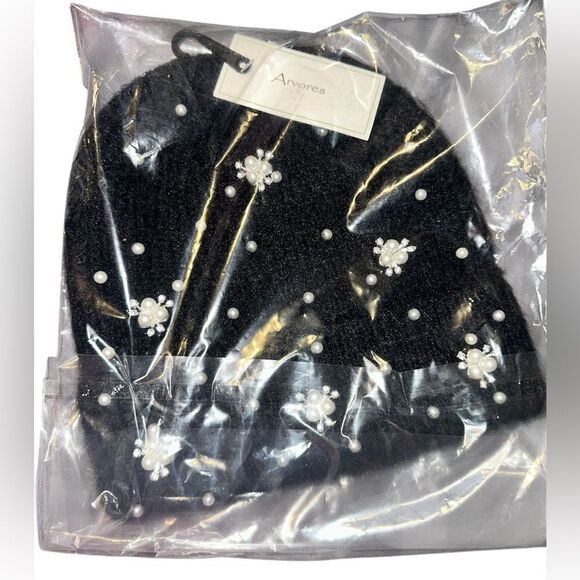480. Fuzzy Black Pearl Rhinestone Beanie NWT - Picture 2 of 2